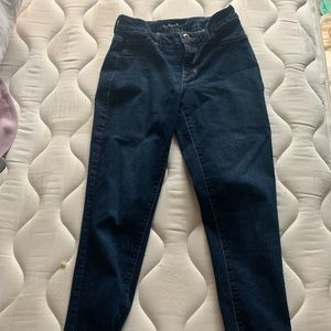 Low rise skinny jeans